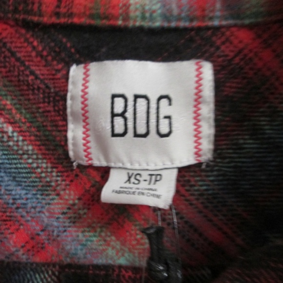 BDG Urban Outfitter RED plaid flannel long sleeves crop BUTTON DOWN shirt Sz XS - Picture 4 of 9